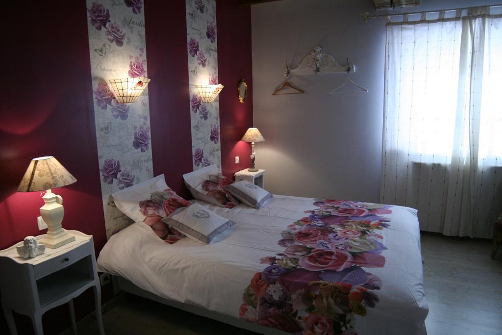Chambre D'Hotes Du Domaine De La Haute Poignandiere Saint-Germain-de-la-Coudre Room photo