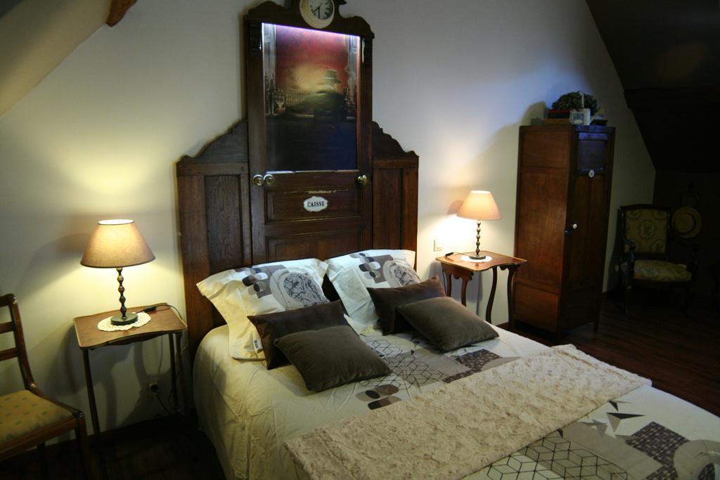 Chambre D'Hotes Du Domaine De La Haute Poignandiere Saint-Germain-de-la-Coudre Room photo